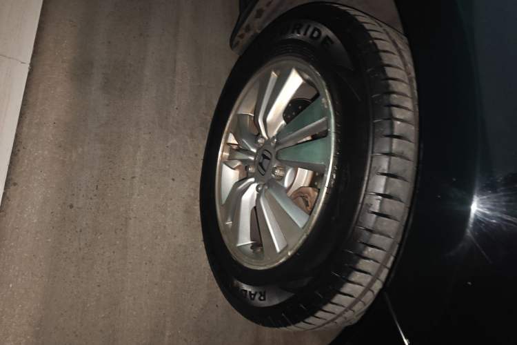 Used Honda Accord 2012 2.0L SE Right Front Wheel Hub