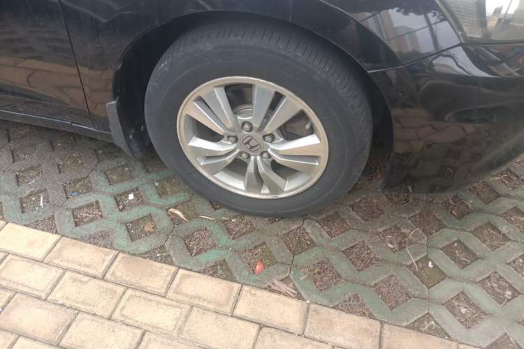 Used Honda Accord 2012 2.0L SE Right Front Wheel Hub