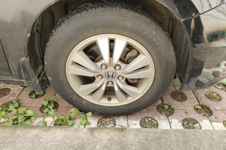 Used Honda Accord 2012 2.0L SE Right Front Wheel Hub