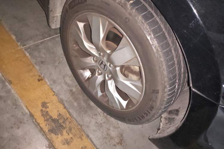 Used Honda Accord 2012 2.4L SE Right Front Wheel Hub