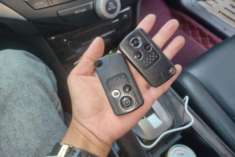 Used Honda Accord 2012 2.4L SE Vehicle Key