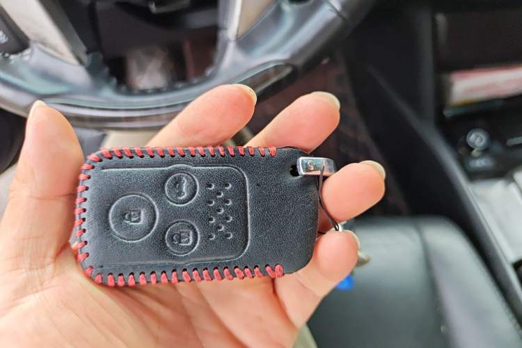 Used Honda Accord 2012 2.4L SE Vehicle Key
