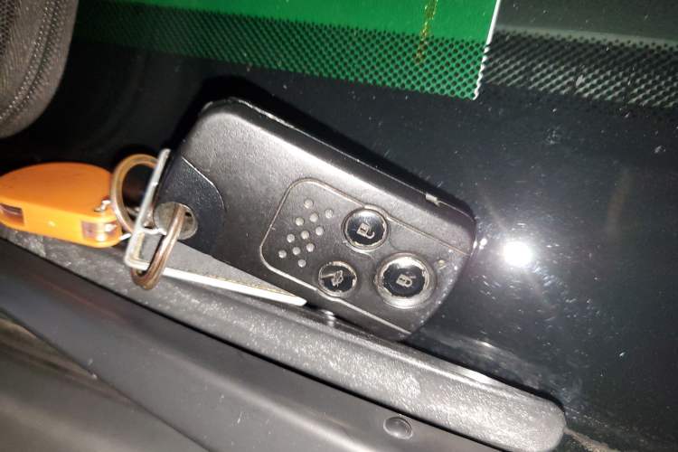 Used Honda Accord 2012 2.4L SE Vehicle Key