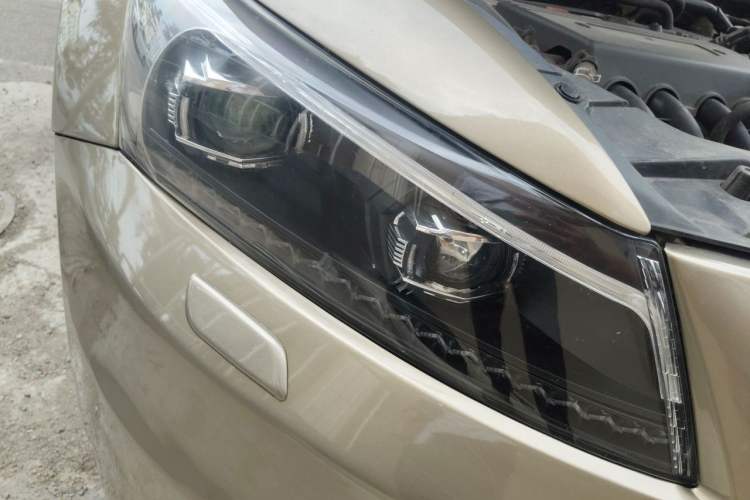 Used Honda Accord 2012 2.4L EXL Navi Right Front Headlight