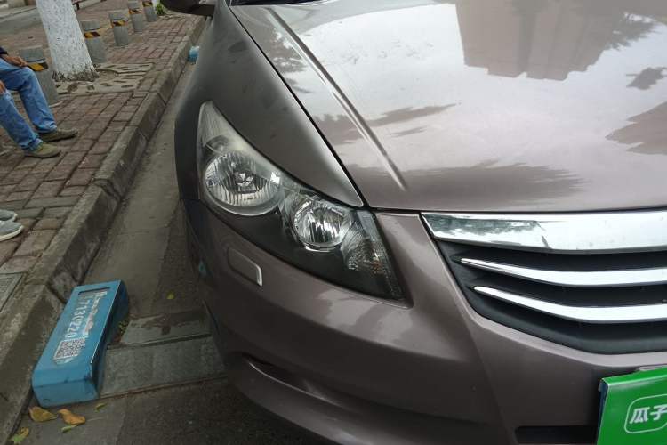 Used Honda Accord 2012 2.0L SE Right Front Headlight