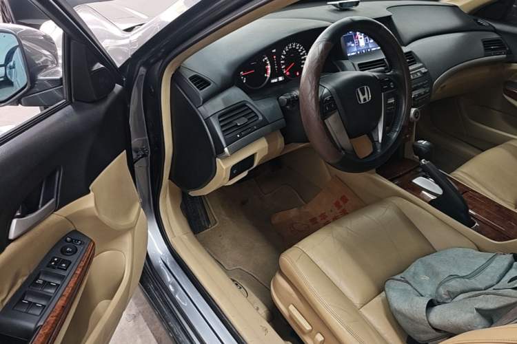 Used Honda Accord 2012 2.0L SE Driver Seat