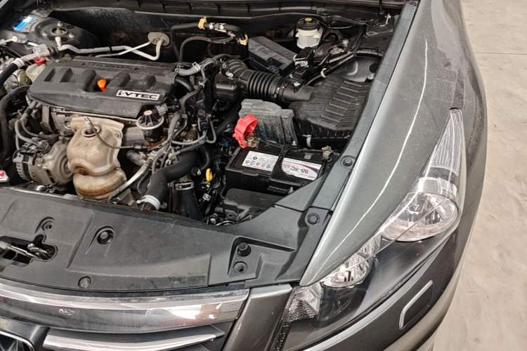 Used Honda Accord 2012 2.0L SE Engine Bay Left