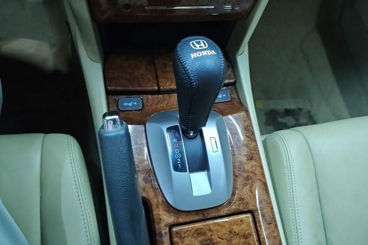 Used Honda Accord 2012 2.0L SE Gear Lever