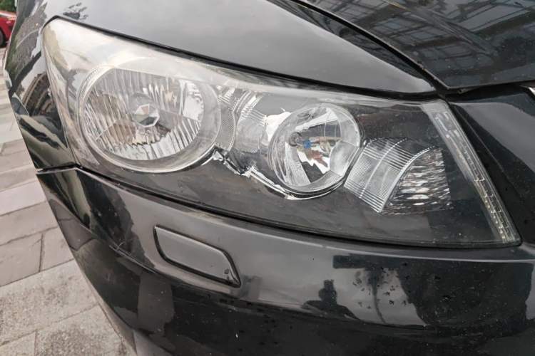 Used Honda Accord 2012 2.4L LX Right Front Headlight