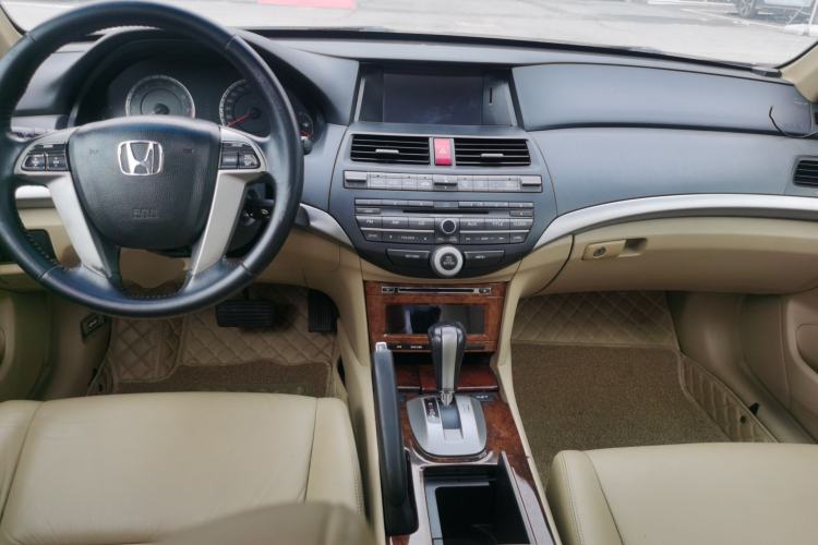 Used Honda Accord 2012 2.0L SE Center Console