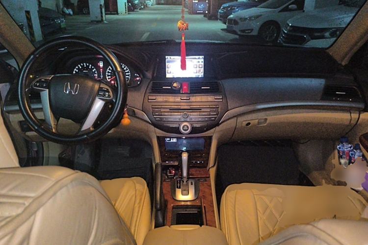 Used Honda Accord 2012 2.0L SE Center Console