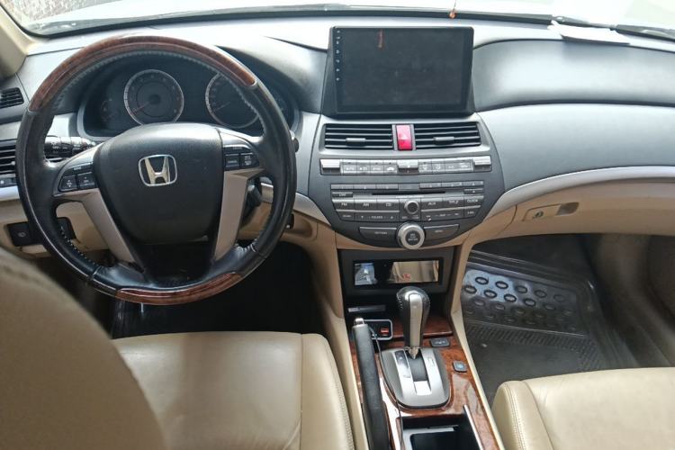Used Honda Accord 2012 2.4L SE Center Console