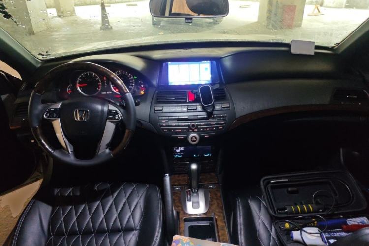 Used Honda Accord 2012 2.0L SE Center Console