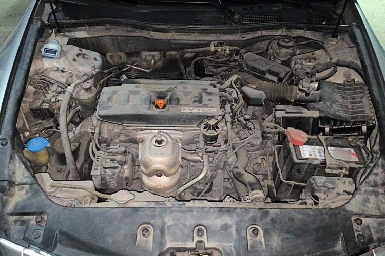 Used Honda Accord 2012 2.0L SE Engine Bay