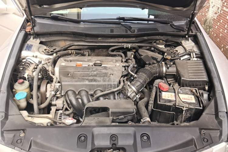 Used Honda Accord 2012 2.4L SE Engine Bay