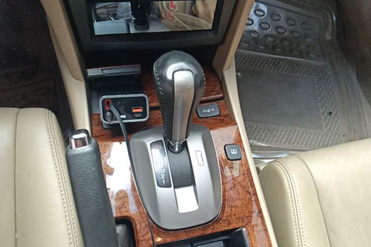 Used Honda Accord 2012 2.4L SE Gear Lever