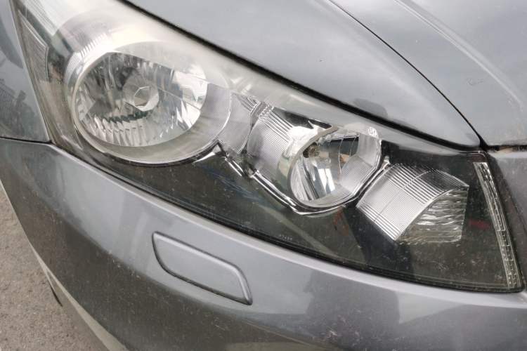 Used Honda Accord 2012 2.0L SE Right Front Headlight