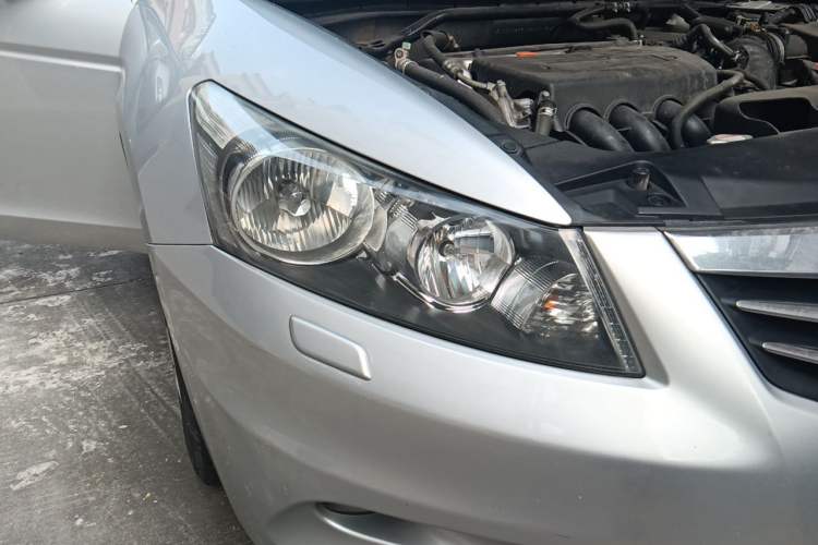 Used Honda Accord 2012 2.4L SE Right Front Headlight