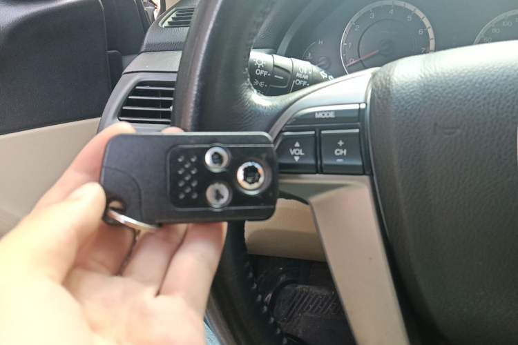 Used Honda Accord 2012 2.4L SE Vehicle Key