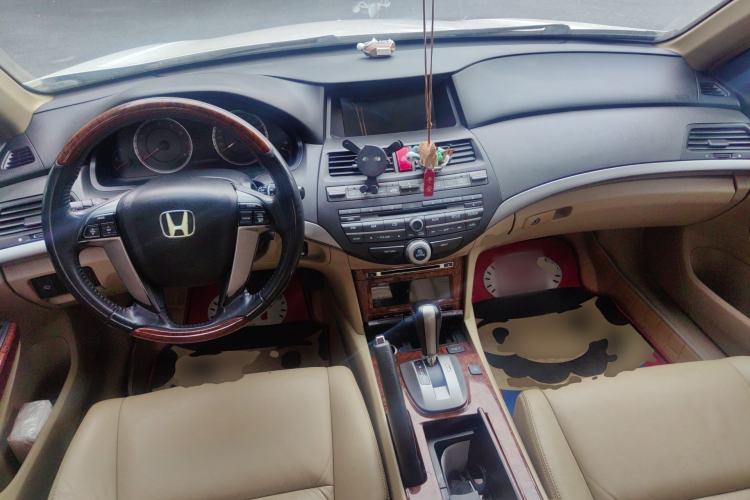 Used Honda Accord 2012 2.4L SE Center Console
