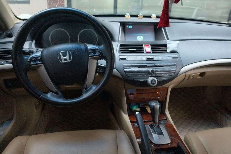 Used Honda Accord 2012 2.0L SE Center Console