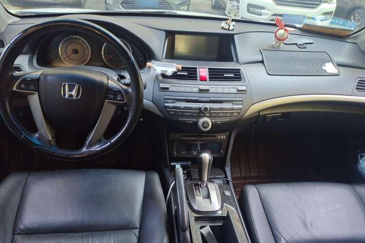 Used Honda Accord 2012 2.4L SE Center Console