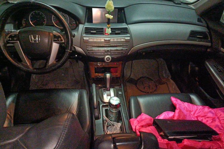 Used Honda Accord 2012 2.4L SE Center Console