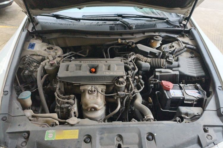 Used Honda Accord 2012 2.0L SE Engine Bay