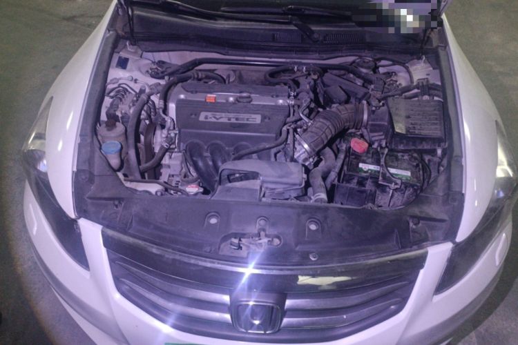 Used Honda Accord 2012 2.4L SE Engine Bay