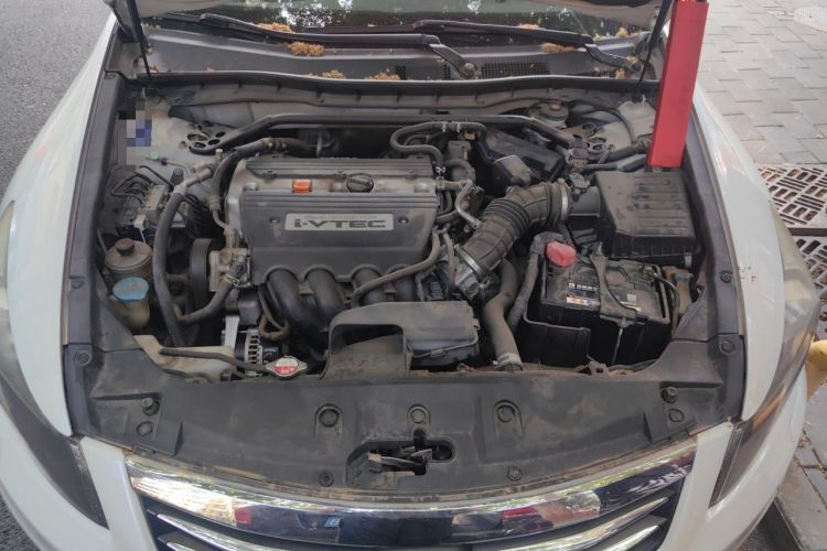 Used Honda Accord 2012 2.4L SE Engine Bay