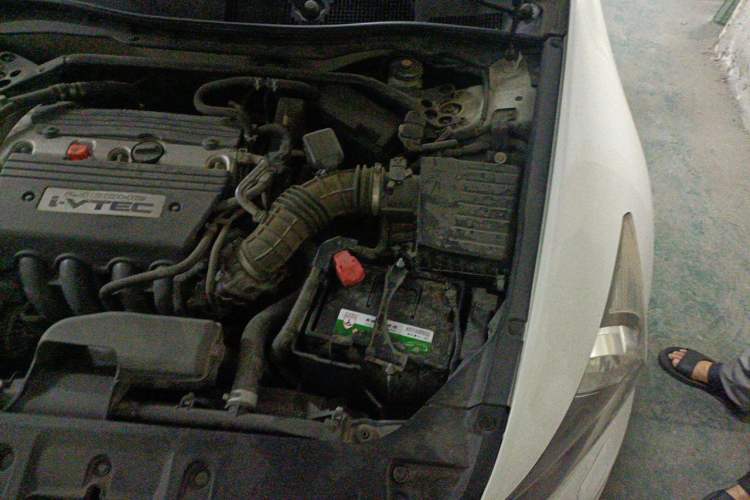 Used Honda Accord 2012 2.4L SE Engine Bay Left