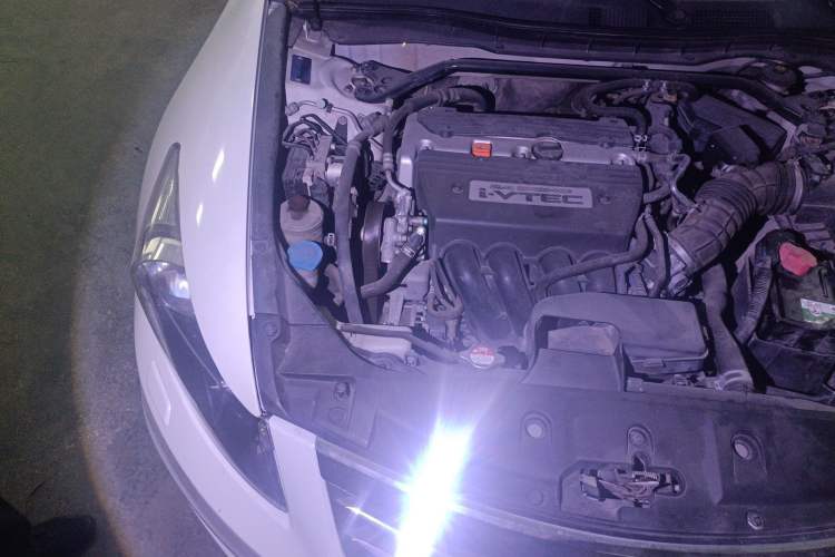 Used Honda Accord 2012 2.4L SE Engine Bay Right