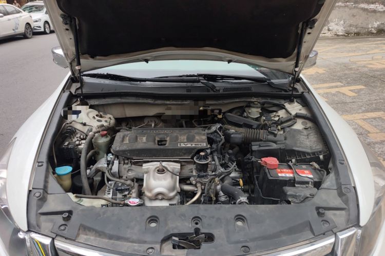 Used Honda Accord 2012 2.0L SE Engine Bay
