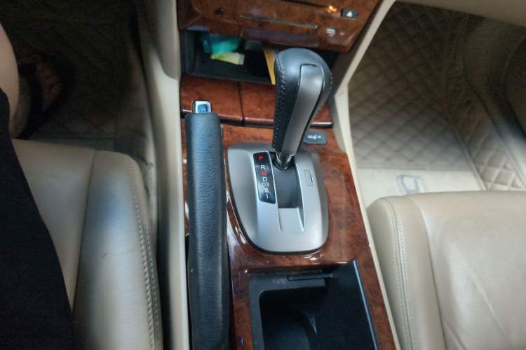 Used Honda Accord 2012 2.0L SE Gear Lever