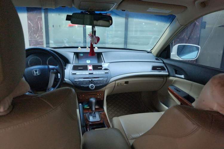 Used Honda Accord 2012 2.0L SE Headliner