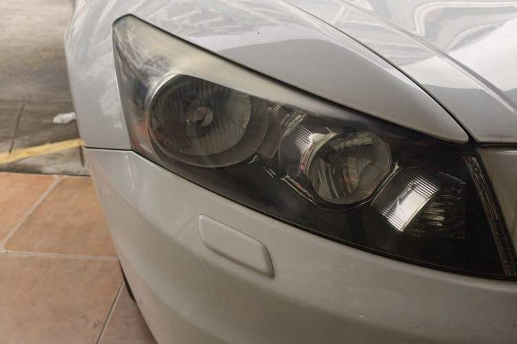 Used Honda Accord 2012 2.0L SE Right Front Headlight