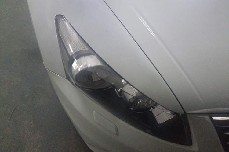 Used Honda Accord 2012 2.4L SE Right Front Headlight