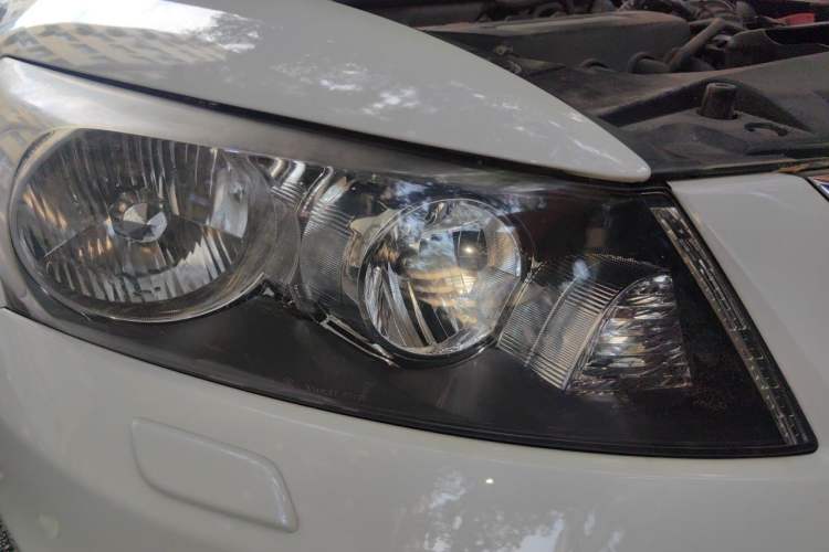Used Honda Accord 2012 2.4L SE Right Front Headlight
