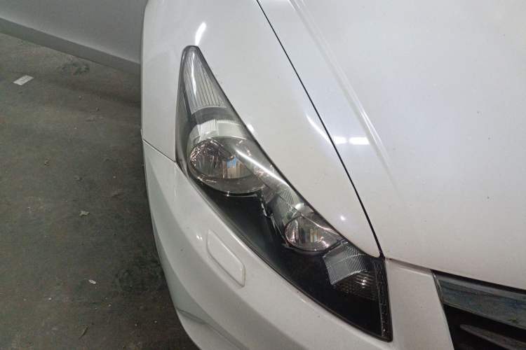Used Honda Accord 2012 2.4L SE Right Front Headlight