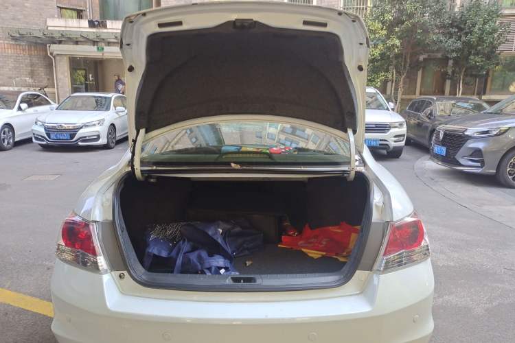 Used Honda Accord 2012 2.4L SE Trunk