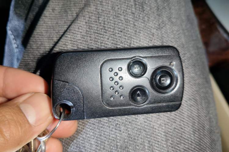 Used Honda Accord 2012 2.4L SE Vehicle Key