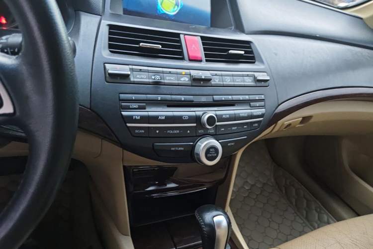 Used Honda Accord 2013 2.0L SE Audio And AC Panel