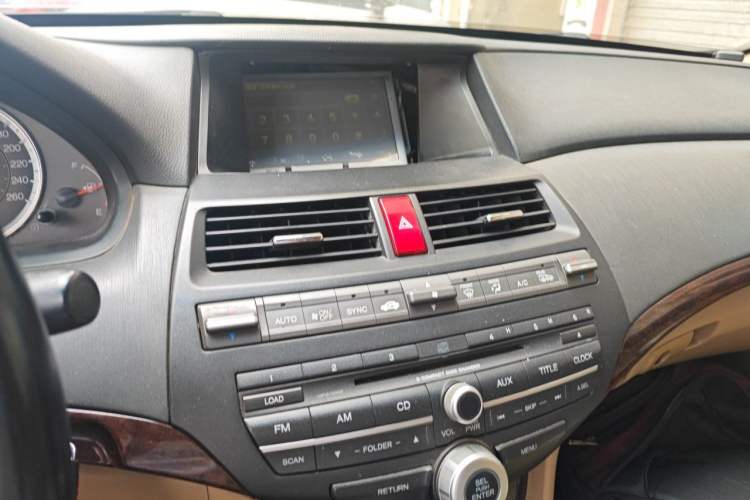 Used Honda Accord 2013 2.0L SE Audio And AC Panel