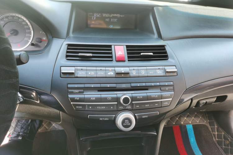 Used Honda Accord 2013 2.0L SE Audio And AC Panel