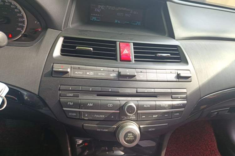 Used Honda Accord 2013 2.0L SE Audio And AC Panel