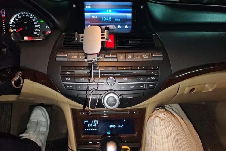 Used Honda Accord 2013 2.0L SE Audio And AC Panel