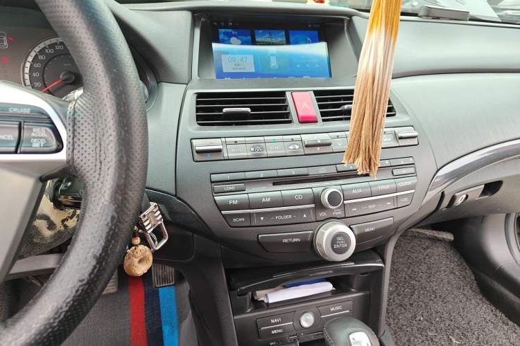 Used Honda Accord 2013 2.0L SE Audio And AC Panel