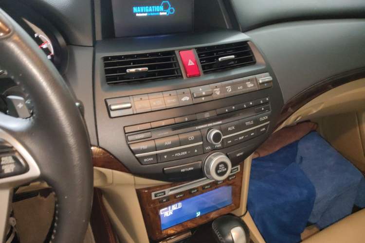 Used Honda Accord 2013 2.4L SE Audio And AC Panel