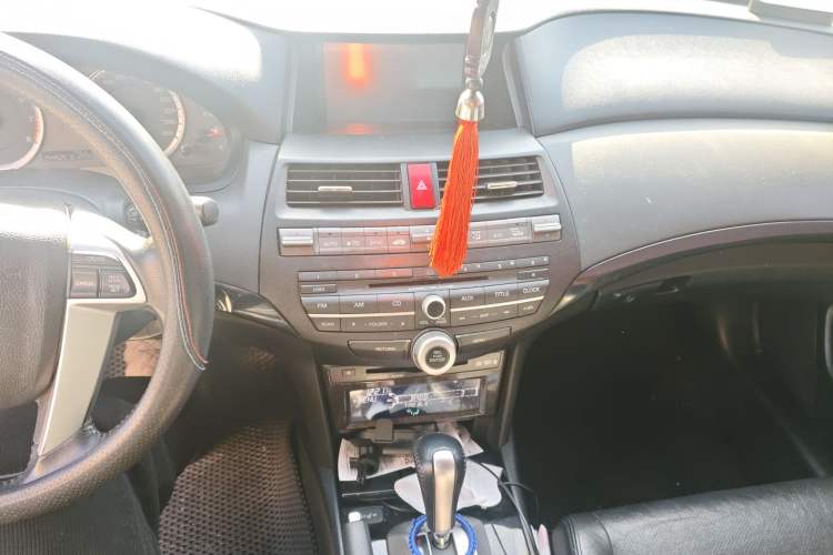 Used Honda Accord 2013 2.0L SE Audio And AC Panel