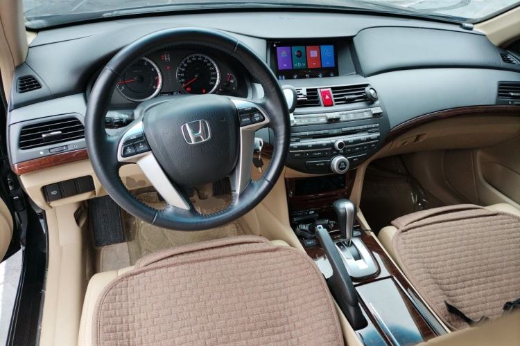 Used Honda Accord 2013 2.0L SE Center Console